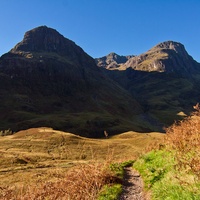 Dwie z trzech sióstr Glencoe.