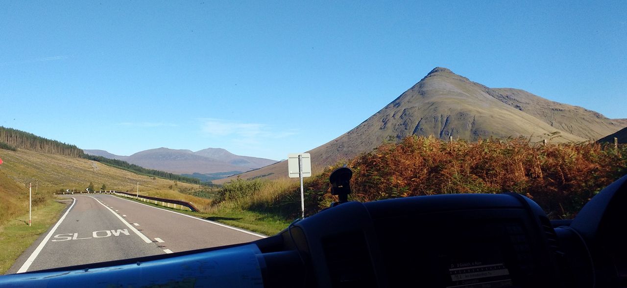 Beinn Dorain widziany z drogi.